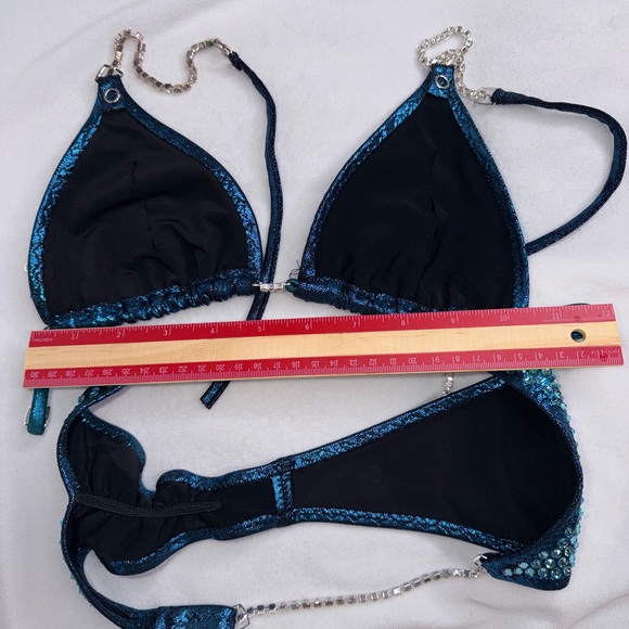 Competition Bikini - Picture 3 of 9